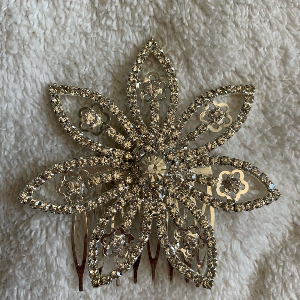 Hair comb, never used